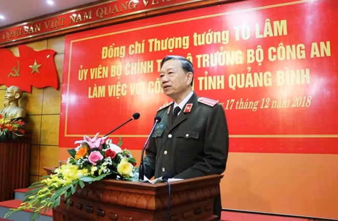 Minister To Lam speaking at the meeting.
