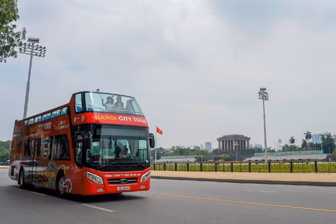 Ho Chi Minh Mausoleum. Ticket is priced at VND300,000 per person for 4 hours, VND450,000 for 24 hours, and VND650,000 for 48 hours.