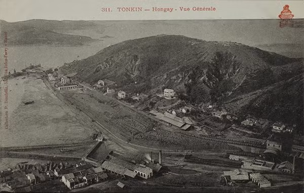 Hon Gai town in the early 20th century.