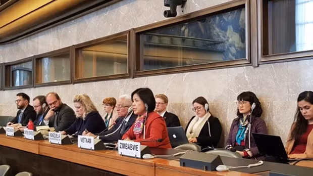 Ambassador Le Thi Tuyet Mai, Permanent Representative of Vietnam to the United Nations, the World Trade Organisation (WTO) and other international organisations in Geneva, addresses the Conference on Disarmament (CD) on February 21. (Photo: provided by the Vietnamese mission in Geneva)