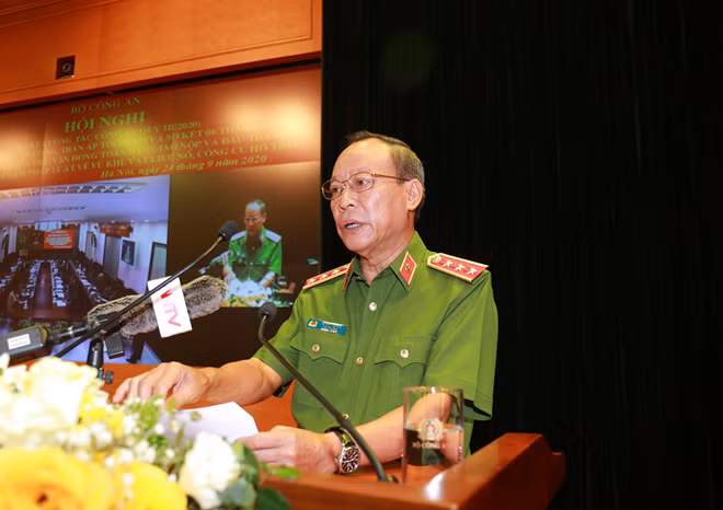 Deputy Minister Le Quy Vuong speaks at the event.