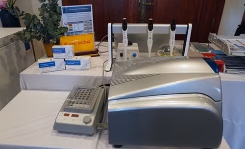 The two test kits meet international standards.
