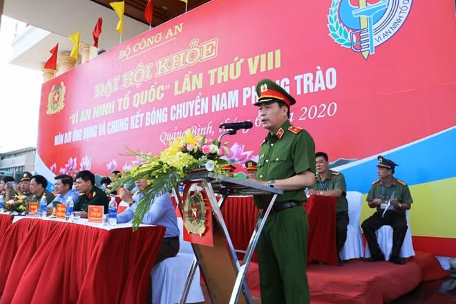 Deputy Minister Le Quoc Hung speaks at the event.