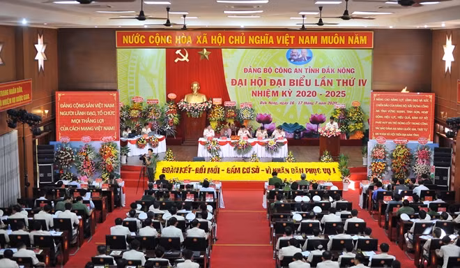 Delegates attending the congress.