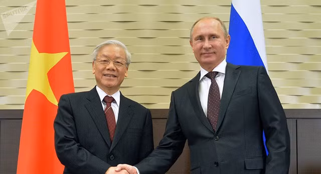 Party General Secretary and State President Nguyen Phu Trong and Russian President Vladimir Puti