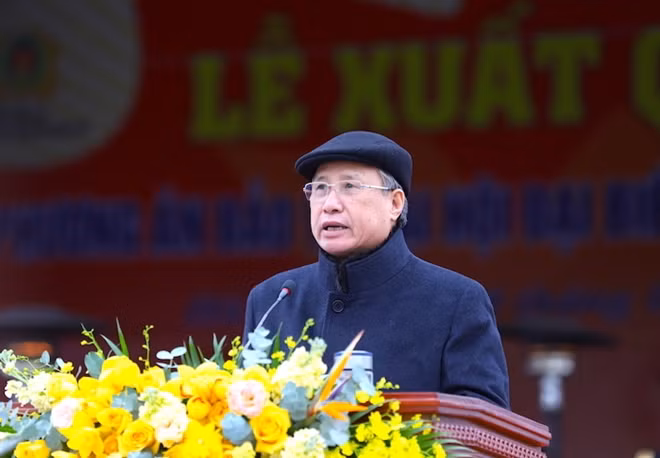 Mr. Tran Quoc Vuong speaks at the event.