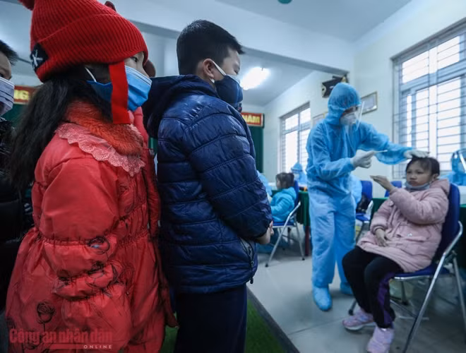 As of February 1's morning, Hanoi has reported 15 COVID-19 community cases since the outbreak returned on January 28. The city authorities have ordered to close all bars, discos and karaoke venues as of Feburary 1.