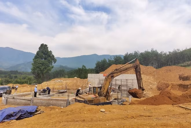HueWACO speeds up clean water project in Nam Dong mountainous area ảnh 1 HueWACO speeds up clean water project in Nam Dong mountainous area ảnh 1