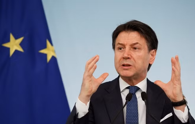 Italy ready to offer further measures to combat coronavirus, PM tells paper ảnh 1