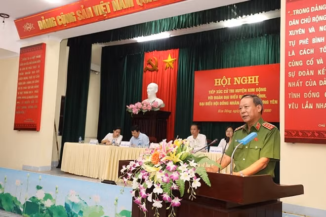 Deputy Minister Le Quy Vuong speaks at the event.