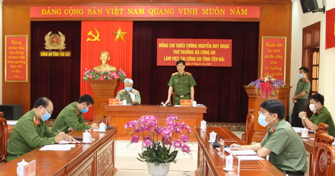 Deputy Minister Nguyen Duy Ngoc speaks at the event.