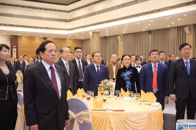 70th anniversary of Vietnam-China diplomatic ties marked ảnh 1