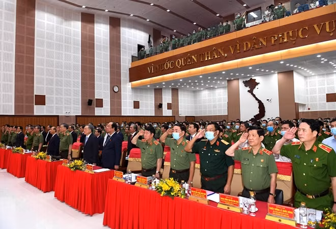 Prime Minister Nguyen Xuan Phuc and leaders of the MPS.