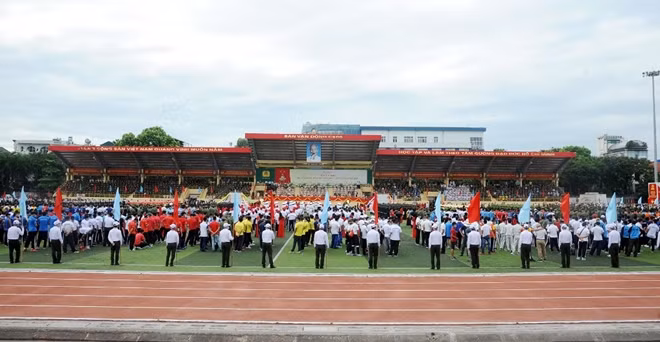 In pictures: The 8th “For Homeland Security” Sports Festival opening ceremony ảnh 1