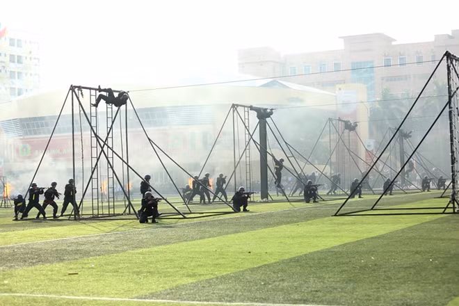 In pictures: The 8th “For Homeland Security” Sports Festival opening ceremony ảnh 15