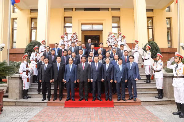 Participants at the meeting