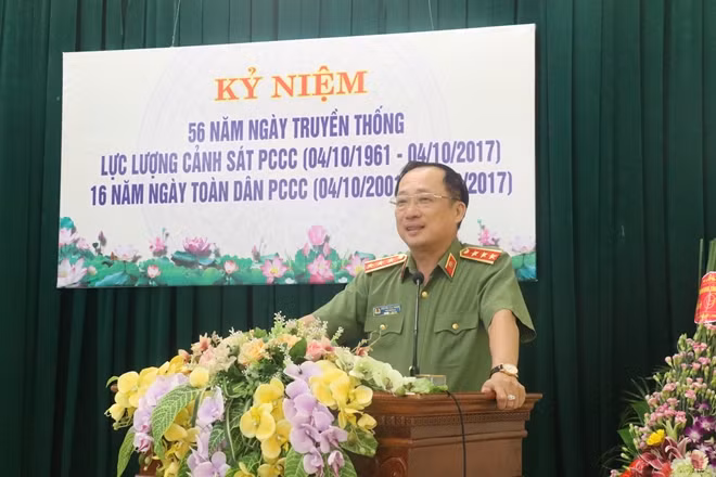 Deputy Minister Nguyen Van Thanh speaking at the meeting