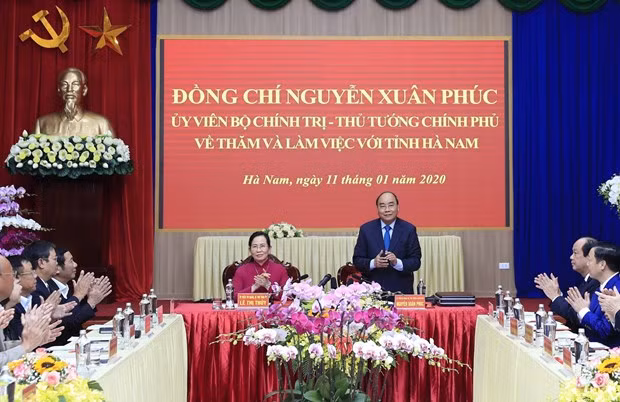 PM Nguyen Xuan Phuc speaks at the working session (Photo: VNA)