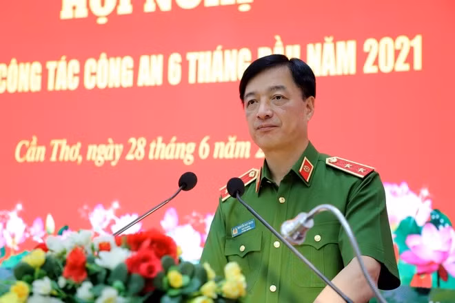Deputy Minister Nguyen Duy Ngoc speaks at the event.