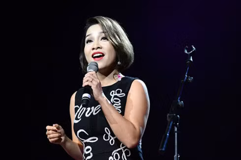 Vietnamese pop singer My Linh