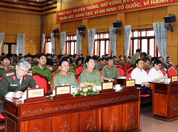 Participants at the meeting