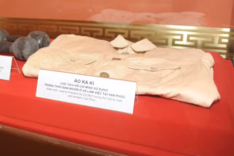 The khaki shirt used to be worn by President Ho Chi Minh when he lived and worked in Van Phuc village.
