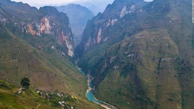 Ma Pi Leng: The deepest canyon in all of Southeast Asia can be found between Dong Van and Bao Lac. “This is one of the most challenging rides in the country but the sensational views into fading gorges create lasting memories”, Salem said.