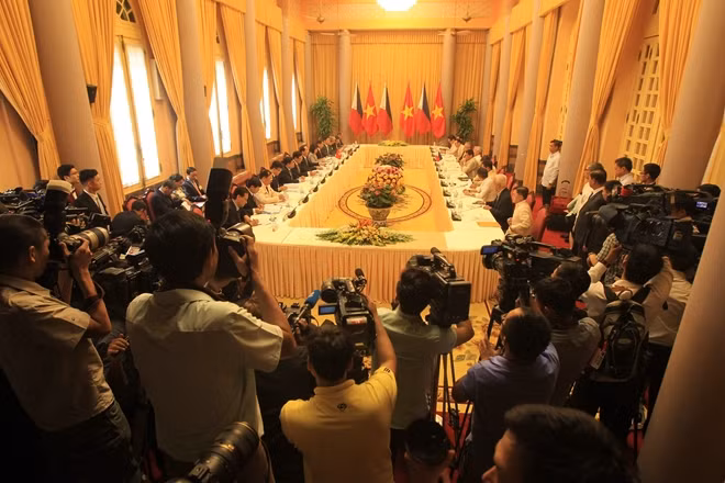At the meeting. Photo: Tran Ngoc