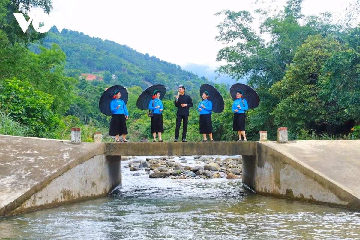 Many people attend in the hope of finding a partner at the singing festival.