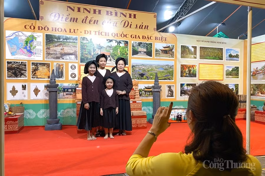 exhibition showcases vietnamese cultural heritage picture 2