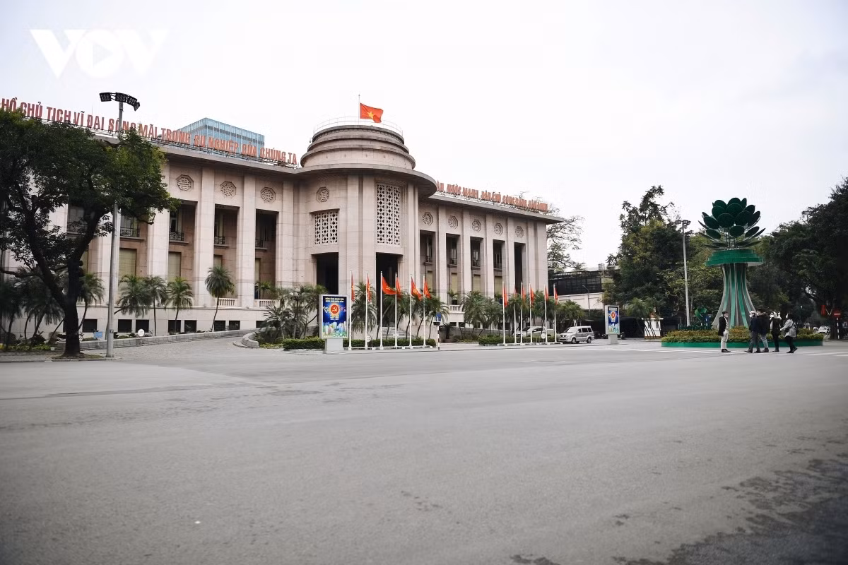 Peaceful and tranquil Hanoi on first day of Lunar New Year ảnh 8