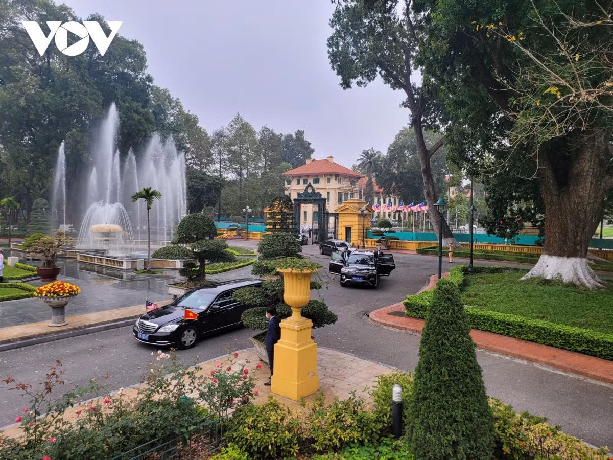 This marks the first tour of Vietnam made by the Malaysian PM since he took office in August, 2021.