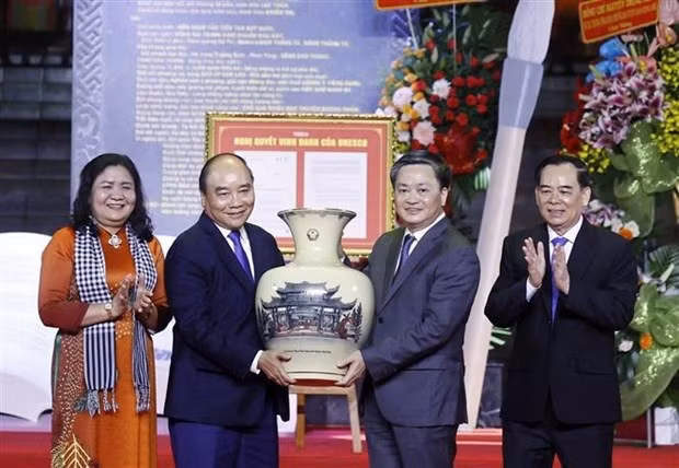 state president attends celebration of 200th birth anniversary of blind poet picture 1