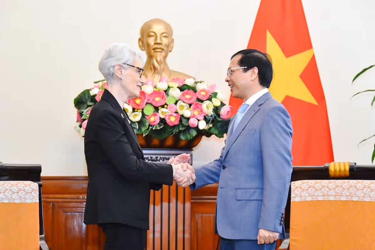 us expects higher level of partnership with vietnam picture 1