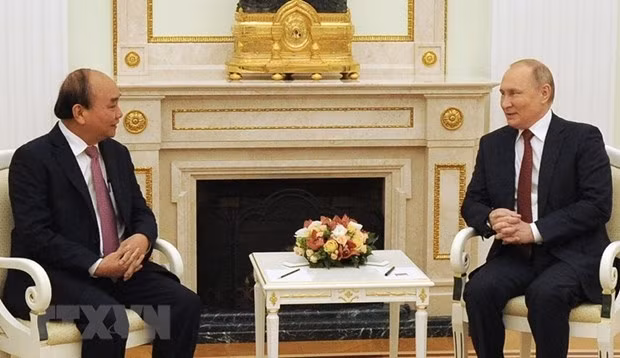 Vietnamese President&nbsp;Nguyen Xuan Phuc&nbsp;(L) and his Russian counterpart Vladimir Vladimirovich Putin meet in Moscow on November 30 (Photo: VNA)