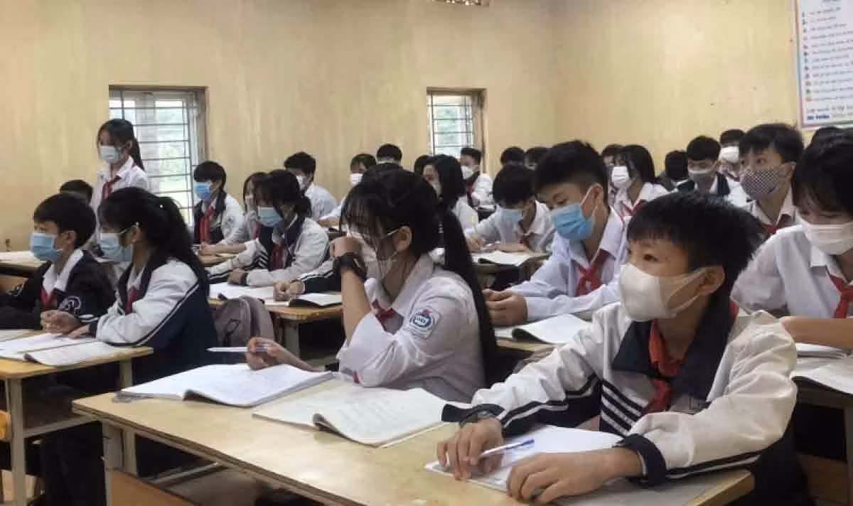Hanoi partially resumes school learning on Nov. 22 ảnh 1 Ba Vi is the only district of Hanoi that has allowed students to return to school since November 8.