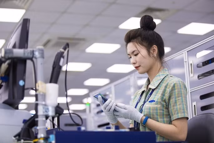 Samsung plans to expand its mobile device&nbsp;assembly and&nbsp;production line ahead in the second half of this year