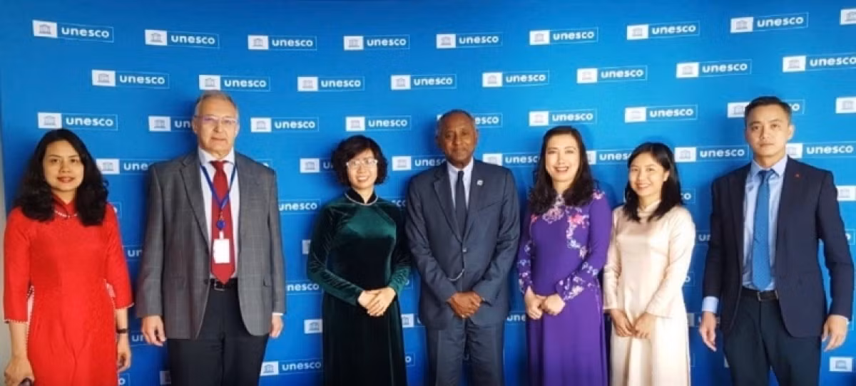vietnam attends 215th session of unesco executive board picture 1