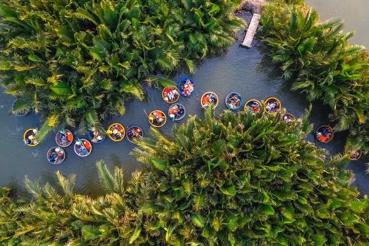 Hoi An ancient town is a suitable destination for&nbsp;retirees in Vietnam. Photo: Hoi An Green