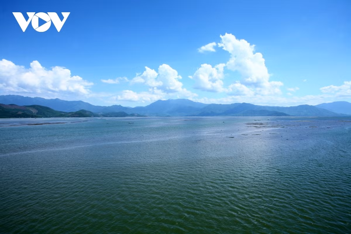 The lagoon is located in Phu Loc district, approximately 40km from the centre of Hue city.