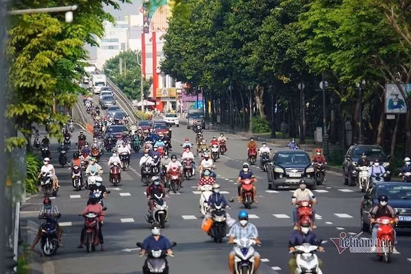 The cost of reopening the economy ảnh 1