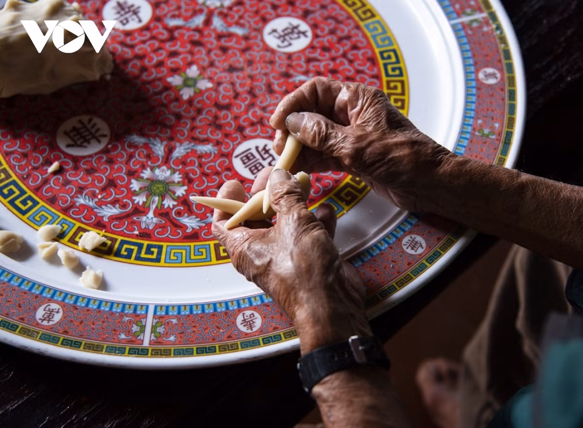 The 89-year-old man residing in An Thanh village, Quang Dien district, has been practicing his craft for more than seven decades.