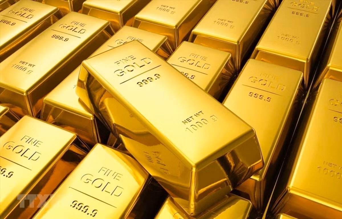 Domestic gold prices climb to new record of VND74 million per tael ảnh 1