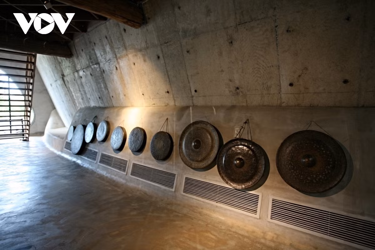 Numerous musical instruments of ethnic groups, including the Gong, can be seen on display at the museum.