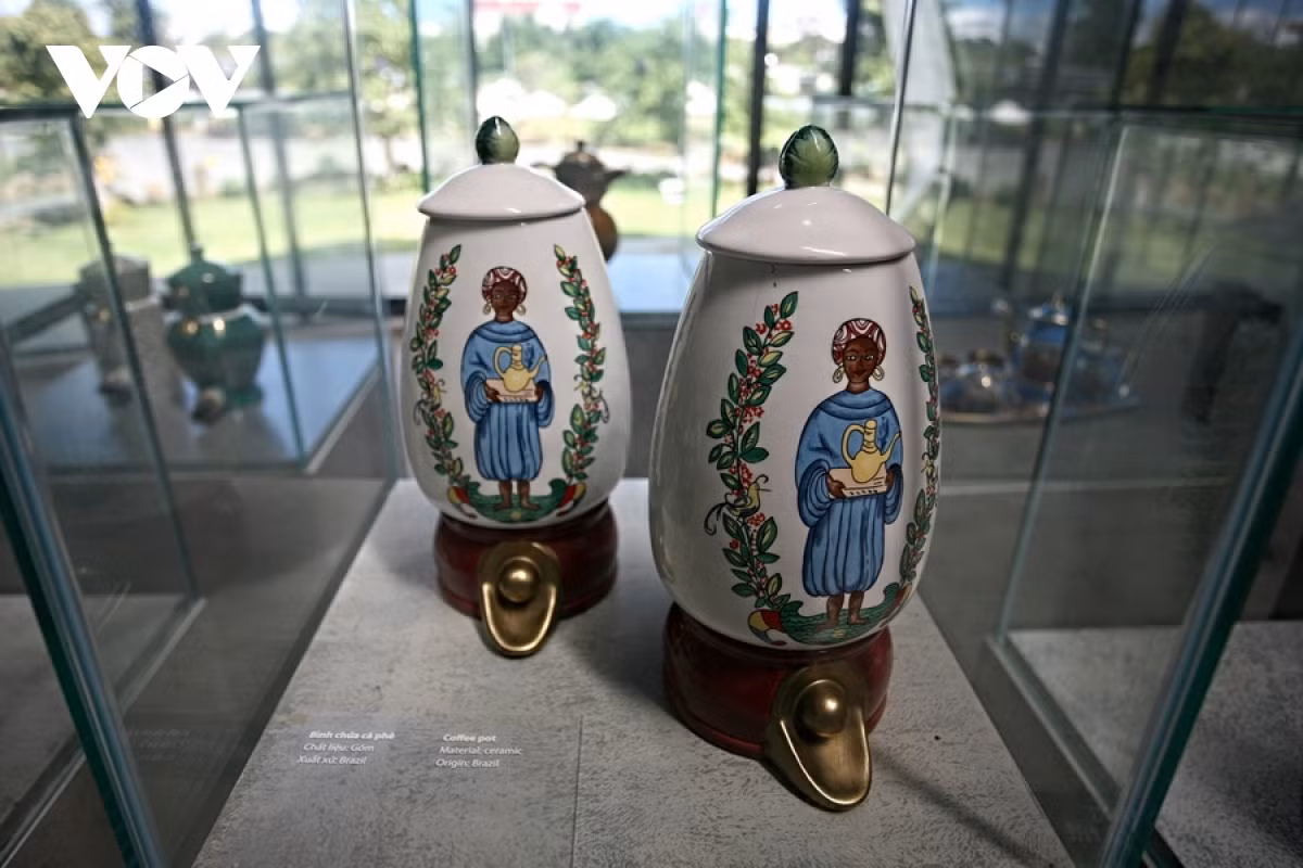 The ancient, intricately designed products on display impress viewers.