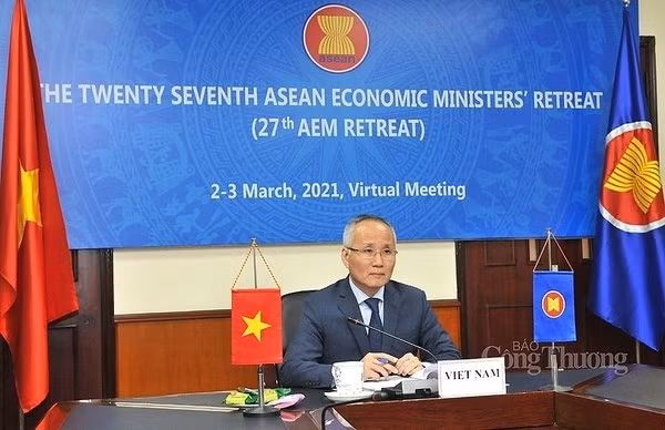 Deputy Minister of Industry and Trade Tran Quoc Khanh&nbsp;attends the&nbsp;27th ASEAN Economic Ministers’ Retreat&nbsp;(Photo: VNA)