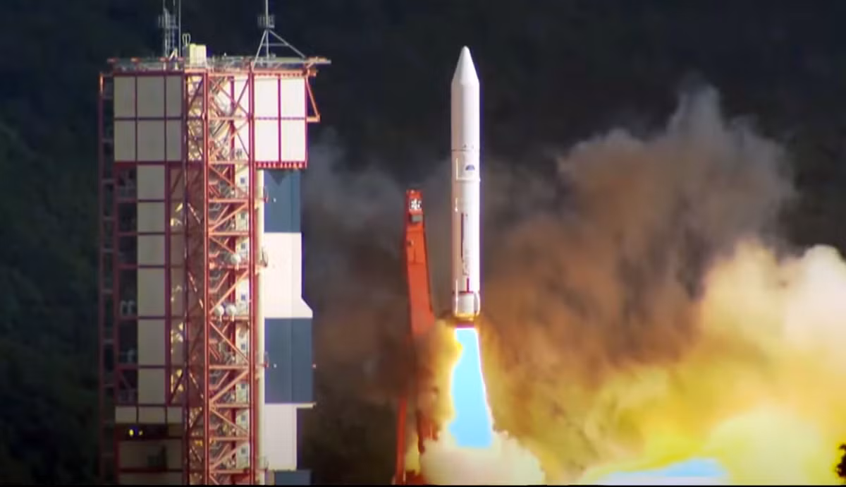 Vietnam’s NanoDragon satellite successfully launched into orbit ảnh 1
