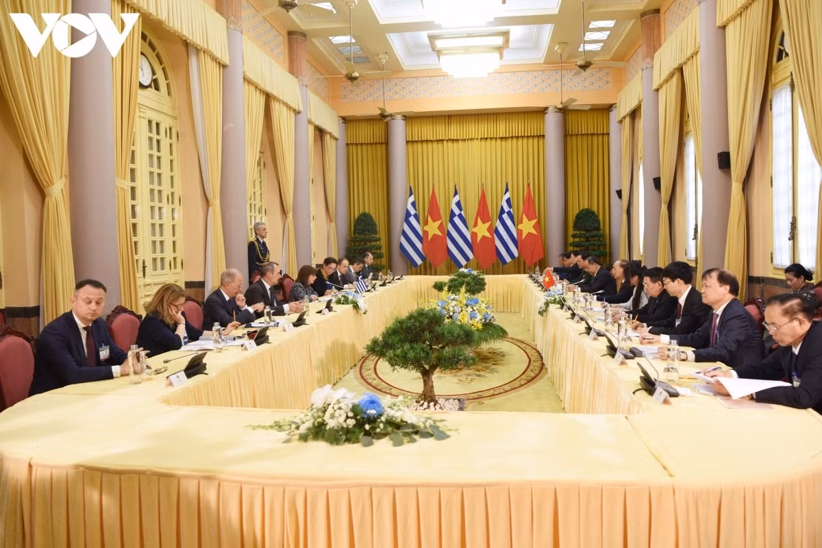 Greek President receives warm welcome in Vietnam ảnh 8 Greek President receives warm welcome in Vietnam ảnh 8