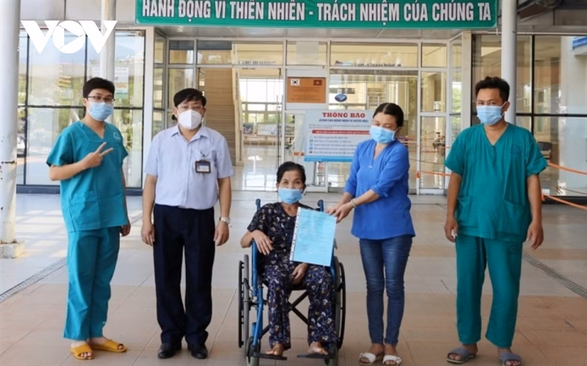 More than 2,800 COVID-19 patients in HCM City discharged from hospital ảnh 1