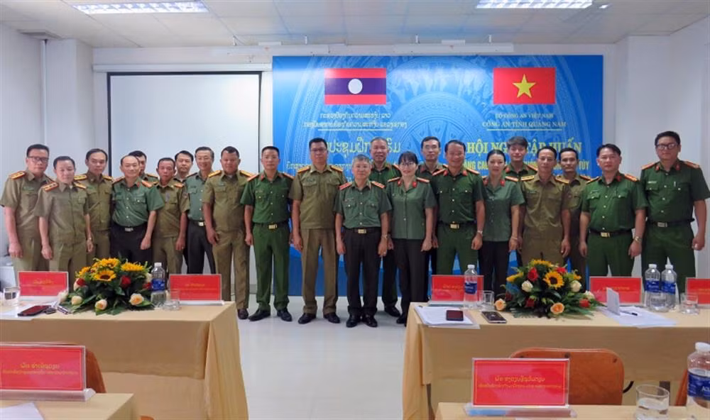 Police in Quang Nam opens training course for Lao counter-narcotics police officers -0